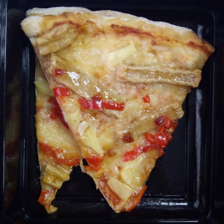 photo of Panarottis Table Bay Vegan sweet chilli “chicken”, peppadew & pineapple pizza shared by @everydayvegan on  14 Jan 2021 - review