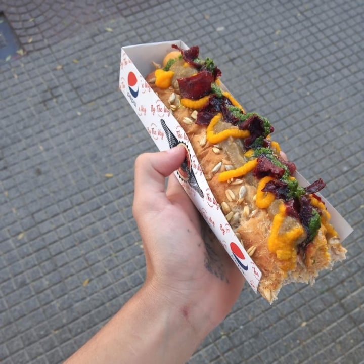 review photo of By the Way Hot Dog Station Hot Dog Vegano shared by @franquit0 on 31 Aug 2022 - review