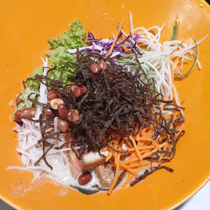 review photo of Red Apple Vegetarian 红苹果素食 紫菜拌饭 Seaweed Bimbimbap shared by @mindywme on 09 May 2022 - review