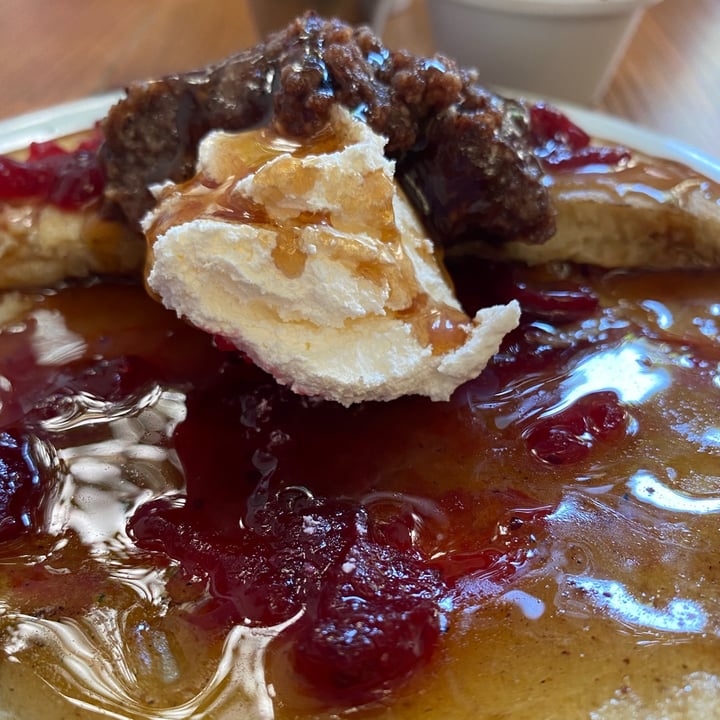 review photo of Vegan Ville Hot Cakes Veganos shared by @veronicamaria on 01 Aug 2021 - review