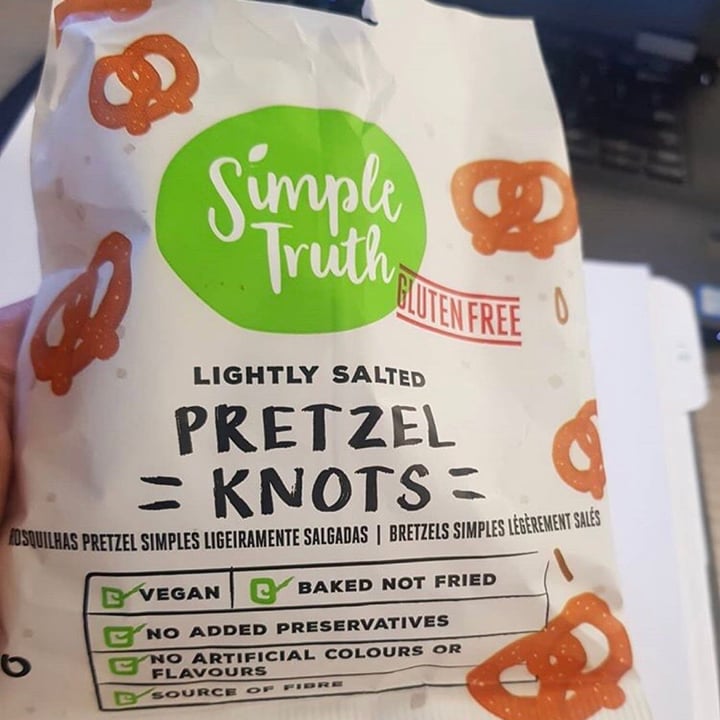 photo of Simple Truth Pretzel Knots shared by @plantpoweredpayalla on  08 Oct 2020 - review