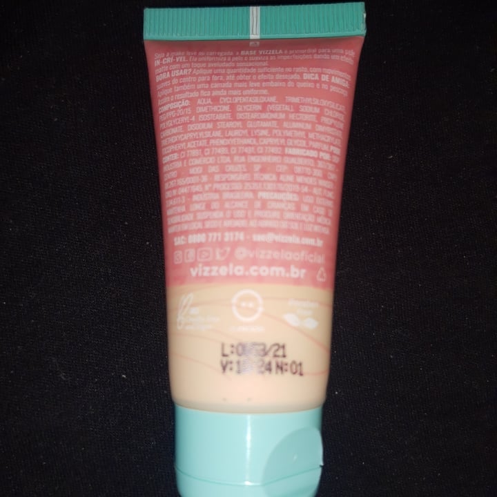photo of Vizzela Cosméticos Base Vegana Líquida shared by @thabre on  25 Oct 2022 - review