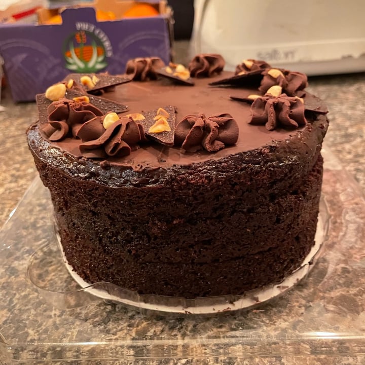 photo of Woolworths Food Chocolate & Hazelnut Gateau shared by @greenmomlife on  30 Jul 2022 - review