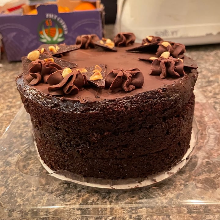review photo of Woolworths Food Chocolate & Hazelnut Gateau shared by @greenmomlife on 30 Jul 2022 - review