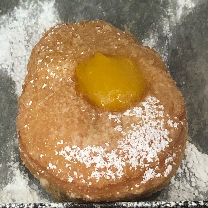 photo of Fratelli Piermattei Bombolone alla crema shared by @violettaplantbased on  14 Mar 2022 - review
