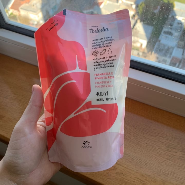 photo of Natura Crema corporal tododía los frutos rojos shared by @zub1 on  25 Jun 2021 - review