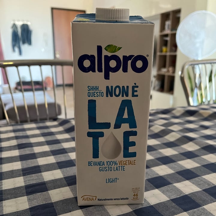 photo of Alpro Shhh...This isn't milk 1,8% shared by @elisewin986 on  19 Jun 2022 - review
