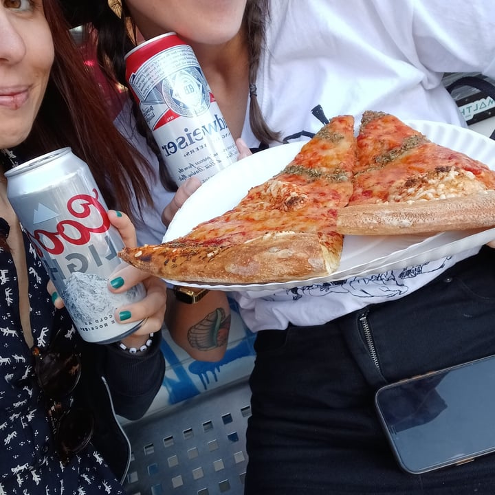photo of Screamer's Pizzeria Cheese Slice shared by @tipsyballoons on  25 Aug 2022 - review