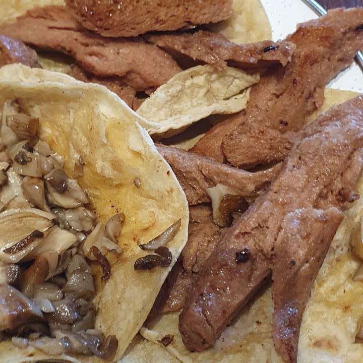 photo of La ambivalencia Tacos De Carnes Vegetales shared by @merch on  17 Oct 2020 - review