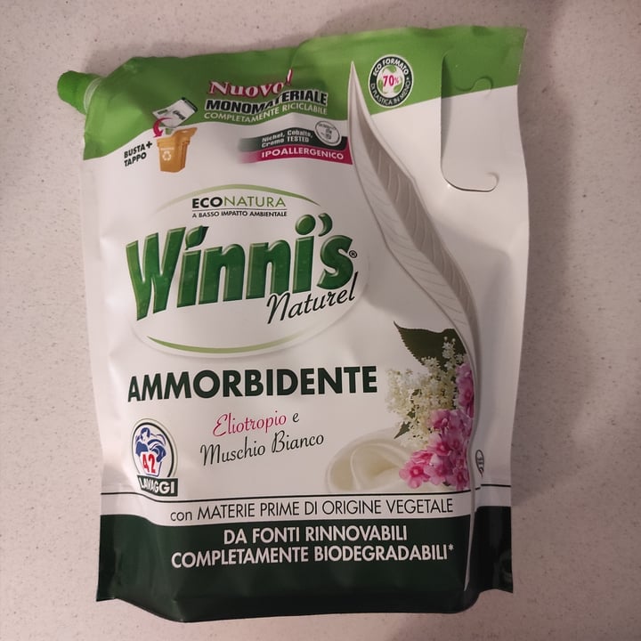 photo of Winni's Ammorbidente Eliotropio e Muschio Bianco shared by @matisvegli on  13 May 2022 - review