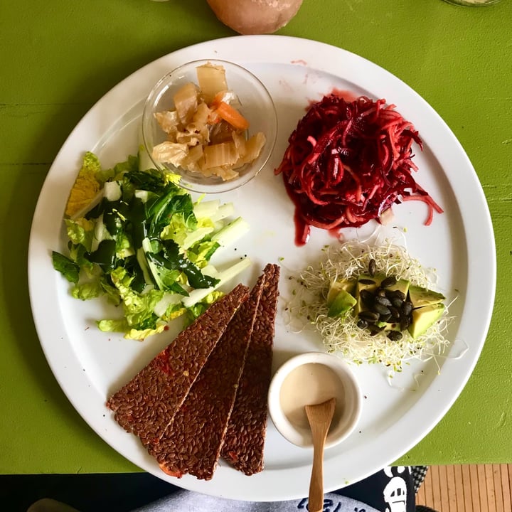 photo of Alchemist Garden Rainbow Plate shared by @mapinknu88 on  15 Apr 2022 - review