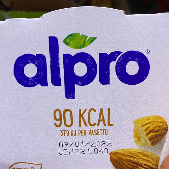 photo of Alpro Himmlish Zarté Vanille Pflanzliches Dessert shared by @sofimurgioni on  13 Apr 2022 - review