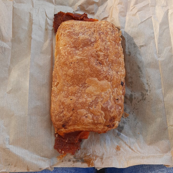 photo of Los Manchegos Panadería y pastelería Napolitana de sobrasada vegana shared by @grinsoka on  05 Jun 2021 - review
