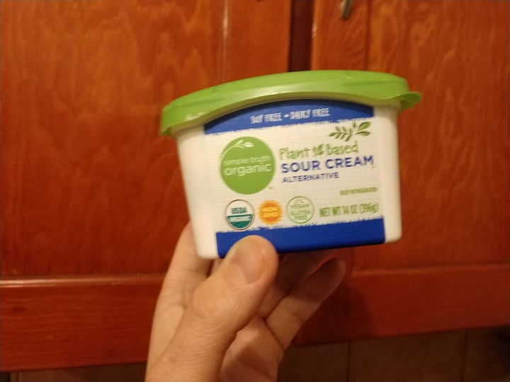 photo of Kroger Simple Truth Organic Plantbased Sour Cream shared by @ryanrobert234 on  02 Apr 2020 - review