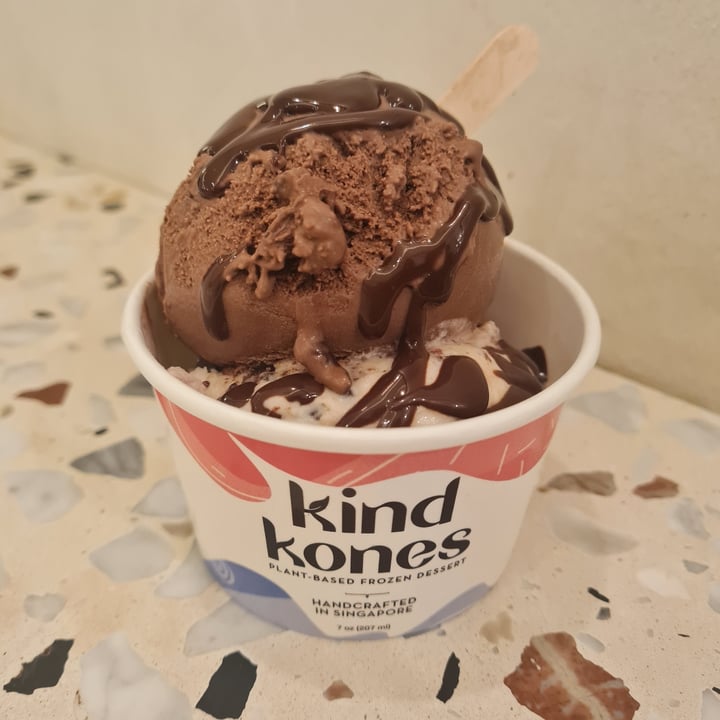 photo of Kind Kones Paragon Black forest shared by @tnahar on  15 Aug 2022 - review