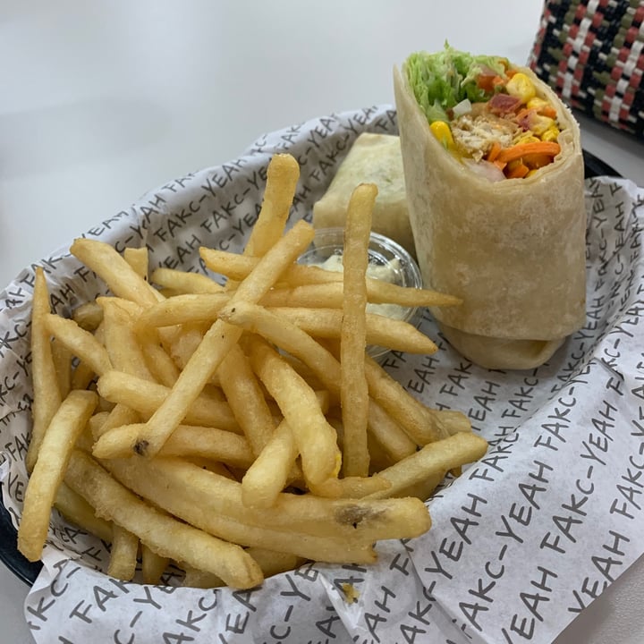 photo of fakc-yeah Wrap-d-poio shared by @cayo on  31 May 2021 - review
