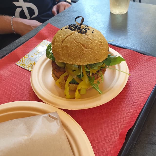 Photo of the dish “Green Mediterranean Burger”