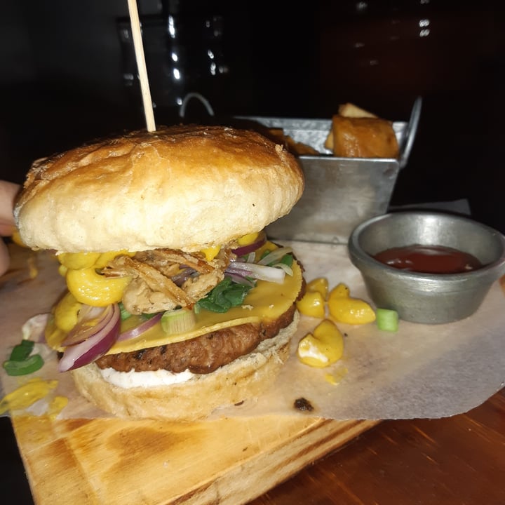 photo of Red Frog Beer House Buba mc fly shared by @emilyvegan on  31 Aug 2021 - review