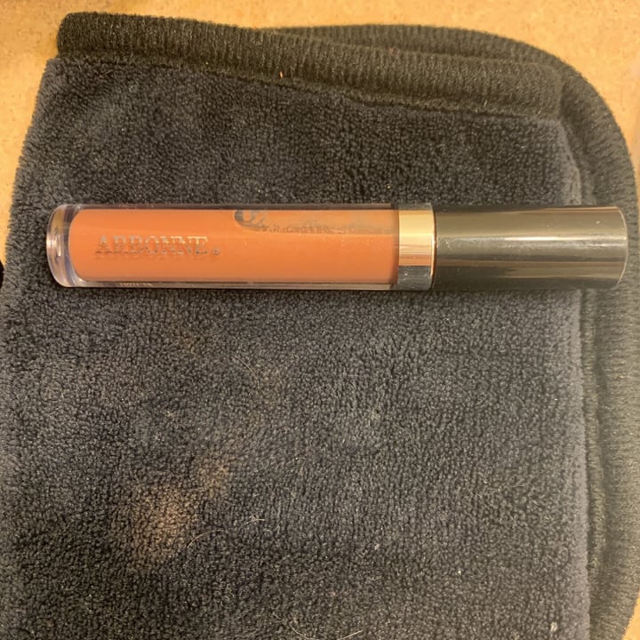 review photo of Arbonne Hazel lip gloss shared by @tayloramatuzzo on 30 Dec 2020 - review