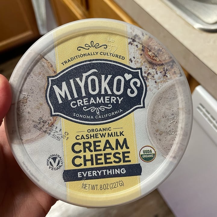 photo of Miyoko's Creamery Cashew Milk Cream Cheese: Everything shared by @lisseatsplants on  13 Jan 2022 - review
