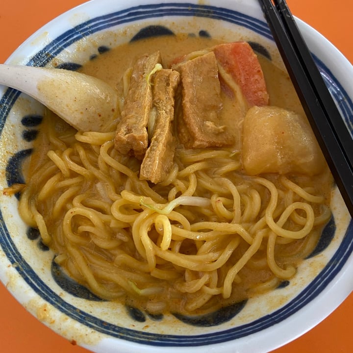 photo of 33 Vegetarian Food Curry Chicken Noodles shared by @dianalyh on  12 Jan 2021 - review