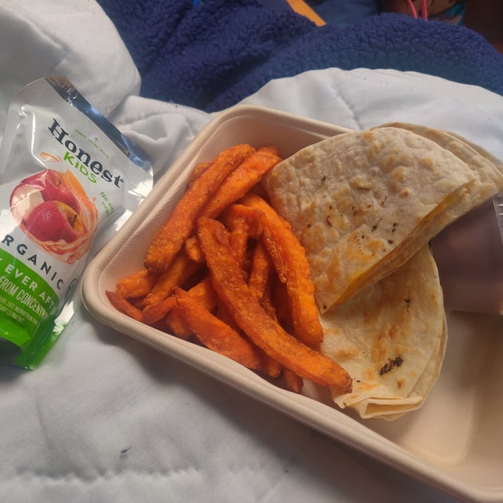 photo of Veggie Grill Kids Meal Quesadilla shared by @busybeevegan on  09 Jan 2022 - review