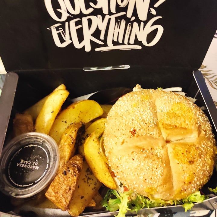 photo of Guakame Street Food Hamburguesa Anonymous shared by @ngn28 on  27 Jun 2021 - review