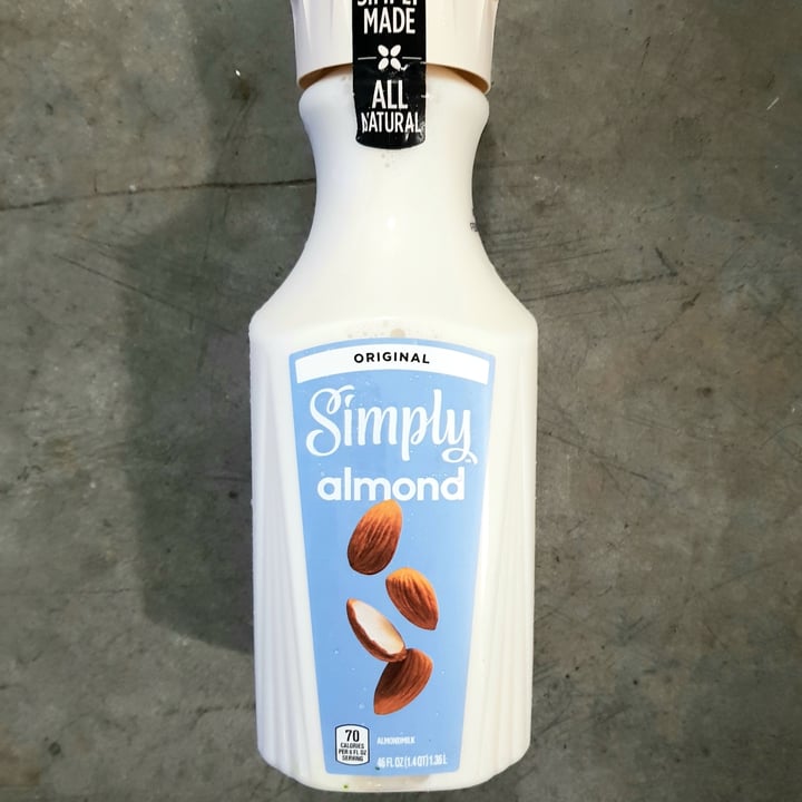 photo of Simply Almond Milk, Original shared by @veganfoodreviewer on  12 Jan 2022 - review