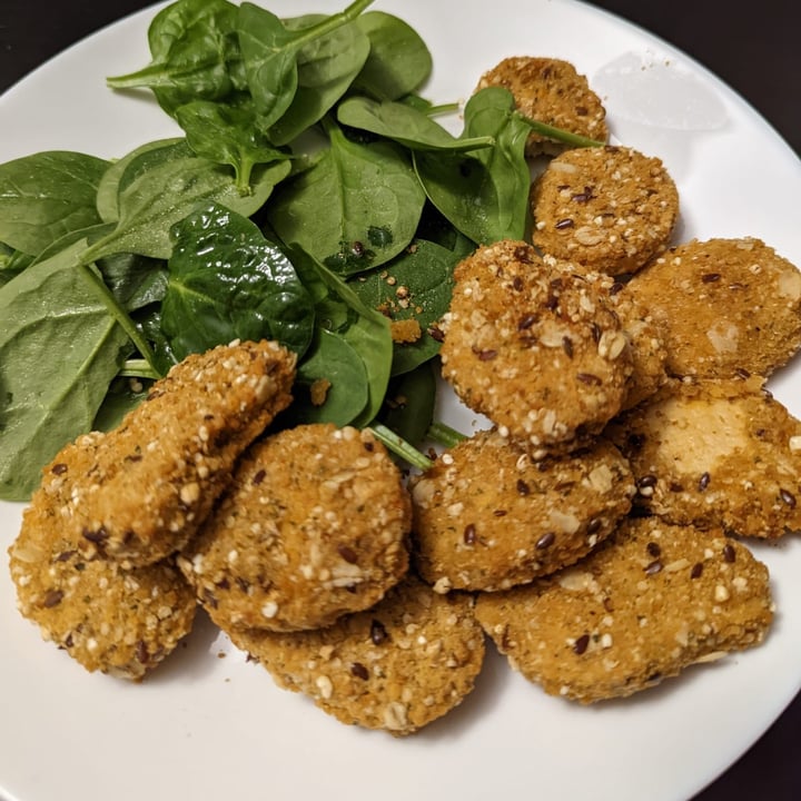 review photo of Quorn Meatless Buffalo dippers shared by @rochi09 on 23 Nov 2022 - review