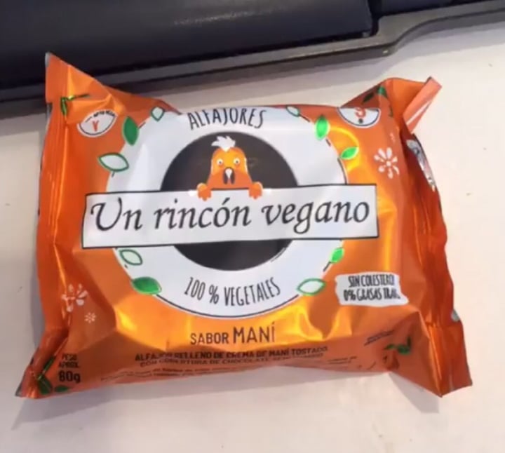 photo of Un Rincón Vegano Alfajor de Coco shared by @sofilois20 on  31 Jul 2019 - review