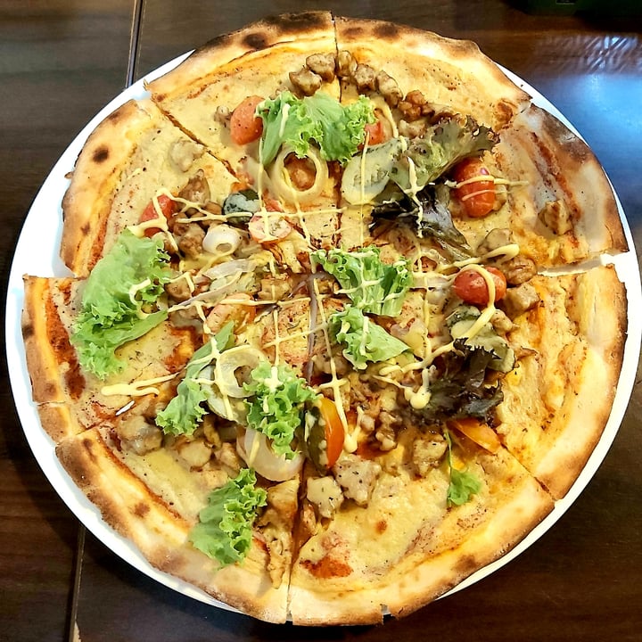 photo of WellSmoocht Truffle Cheeseburger Pizza shared by @herbimetal on  21 Sep 2020 - review
