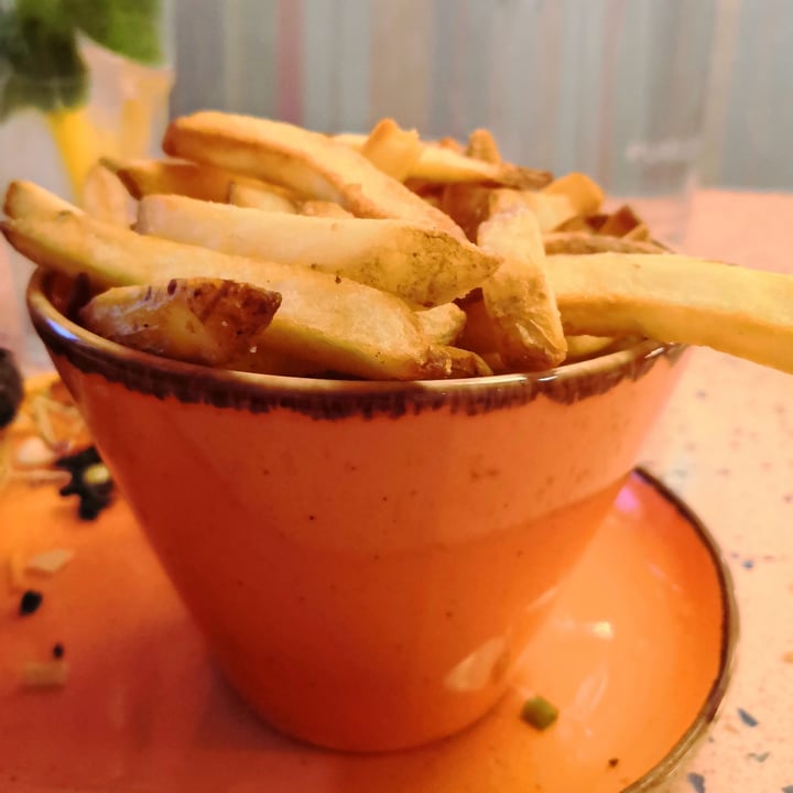 review photo of Doppleganger Burger Fries shared by @ilariag on 10 Jul 2022 - review