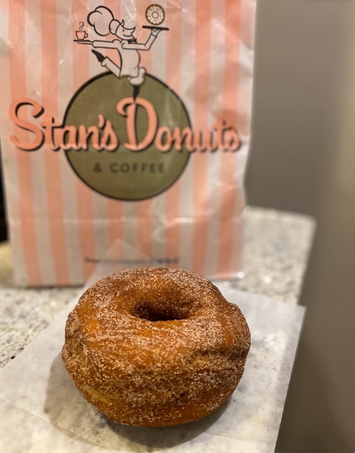 photo of Stan's Donuts Cinnamon Sugar Vegan Donut shared by @heystephanieweber on  09 Feb 2020 - review