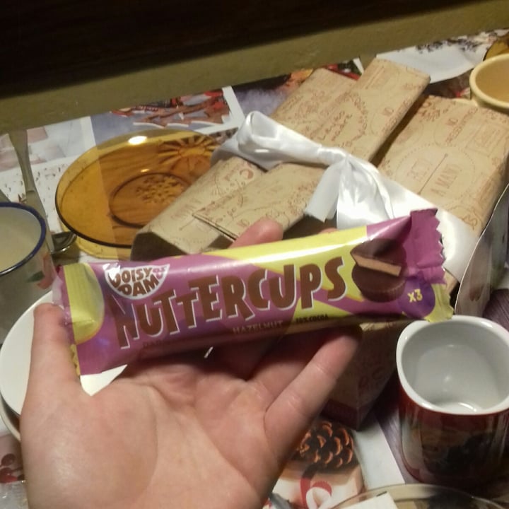 review photo of Doisy & Dam Nuttercups dark chocolate almonds shared by @esquizofredy on 08 Jan 2021 - review