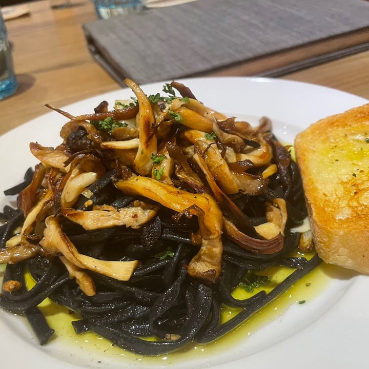photo of Miacucina Fuxing Restaurant Garlic Mushroom Pasta shared by @konnie on  26 Jan 2023 - review