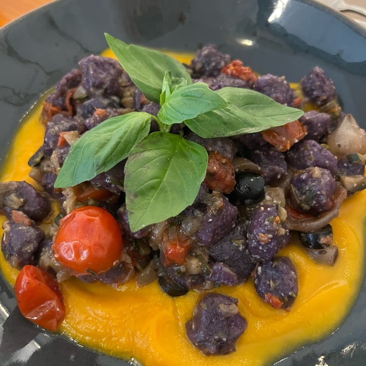 review photo of Pizzi & Dixie Gnocchi de patata morada shared by @lopasil on 06 Jun 2022 - review