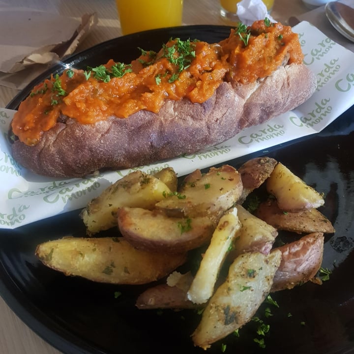 photo of Restaurante Vegano Cardamomo Hot Chili Hot Dog shared by @beckweigmoure on  19 Aug 2022 - review
