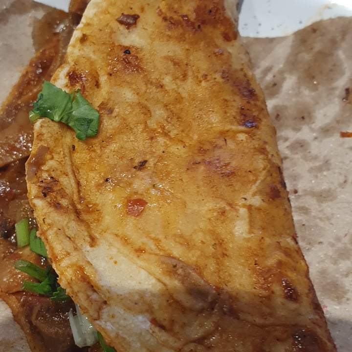 photo of La ambivalencia Tacos De Carnes Vegetales shared by @merch on  17 Oct 2020 - review