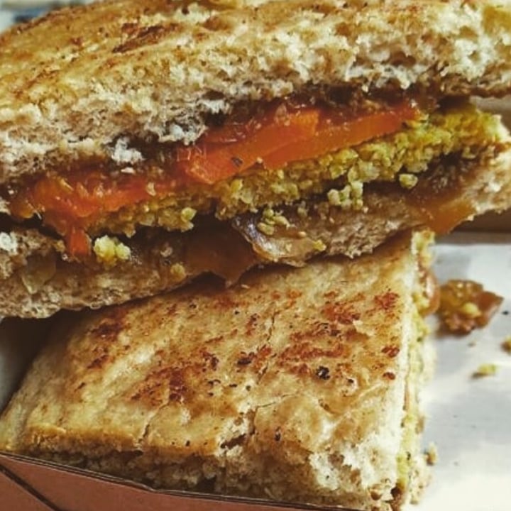 photo of Brote Sándwich Pan de ajo Vegano shared by @carocicare on  24 Dec 2020 - review