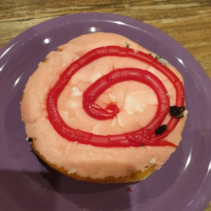 photo of Dunkin’ Donuts Vegan Strawberry Swirl shared by @sotofu on  29 Mar 2022 - review