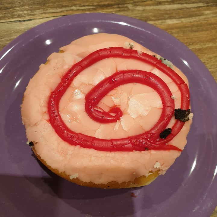 review photo of Dunkin’ Donuts Vegan Strawberry Swirl shared by @sotofu on 29 Mar 2022 - review
