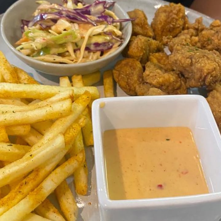 photo of The Vegan Chef Sandton Southern Fried Chickn, Chips & Slaw shared by @ftc on  09 May 2022 - review