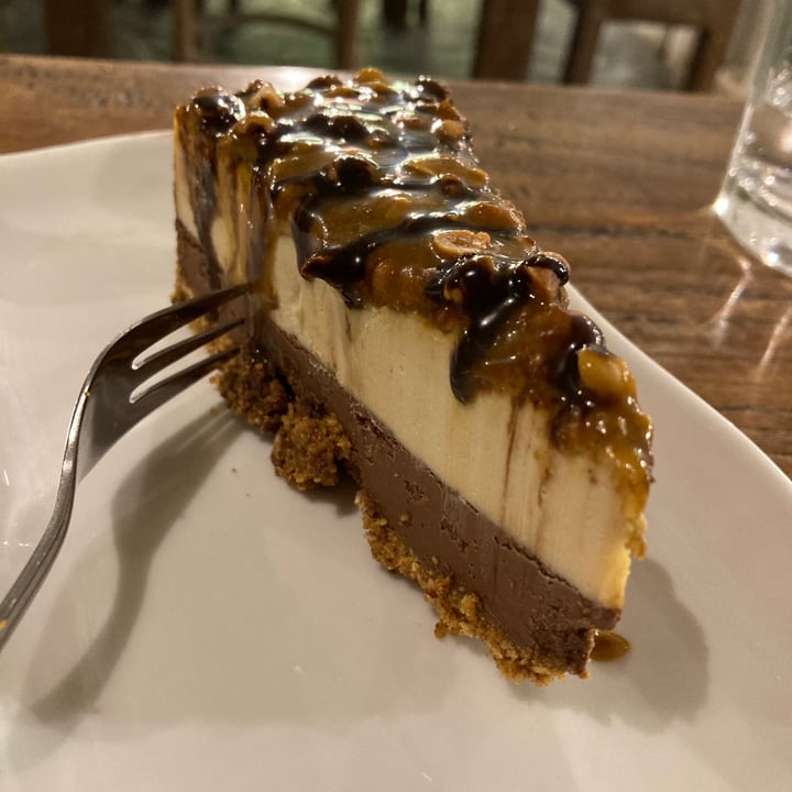 photo of Alchemy Snickers Pie shared by @lamoona on  04 Aug 2021 - review