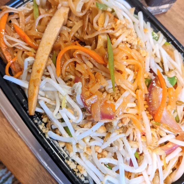 photo of Luanne's Wild Ginger Pad Thai shared by @karinb on  11 May 2022 - review