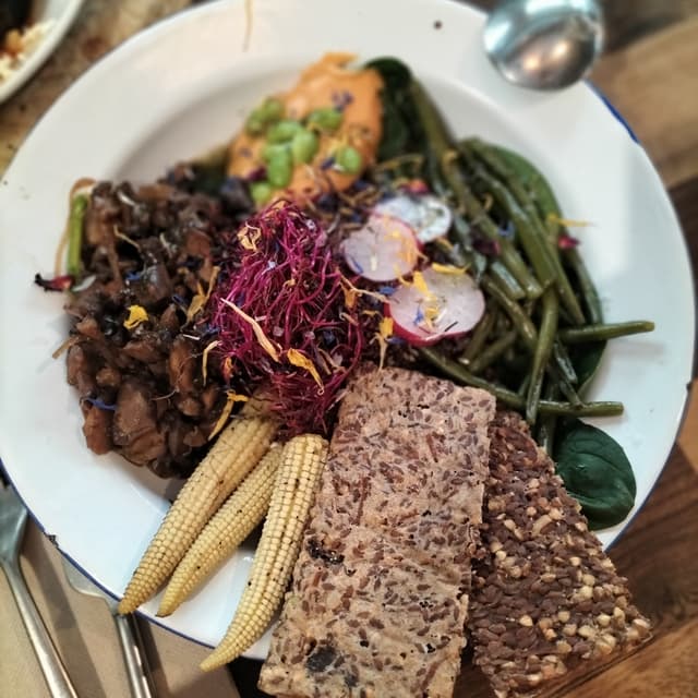 菜肴“Buddha Bowl”的照片