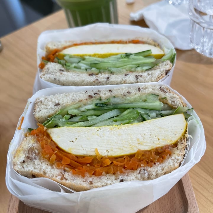 photo of Lilac Oak Grilled tofu Sandwich shared by @superdupersumi on  28 Feb 2022 - review