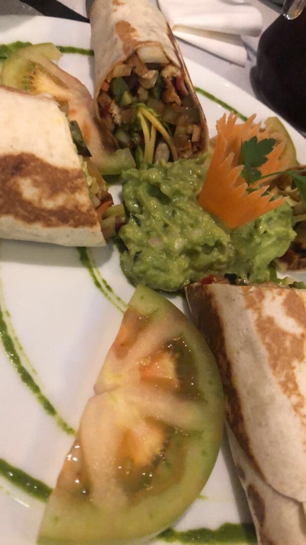 review photo of Veggie Garden Maxi wrap con guacamole y queso vegano (wrap with guacamole and vegan cheese) shared by @moltis on 17 Apr 2019 - review
