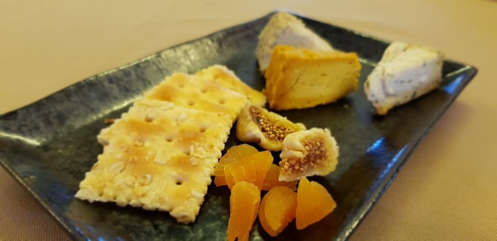 review photo of Well Dressed Salad Bar Kroodi Cheese Platter shared by @kelvinngo on 07 Apr 2019 - review