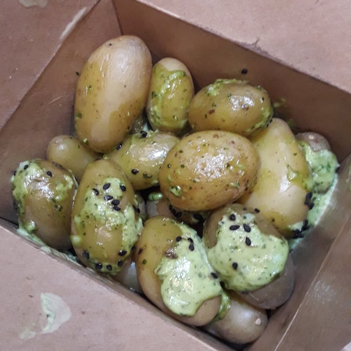 photo of LA CAMELIA VEGAN BAR Patatas con mojo shared by @gabinboy on  01 Apr 2021 - review