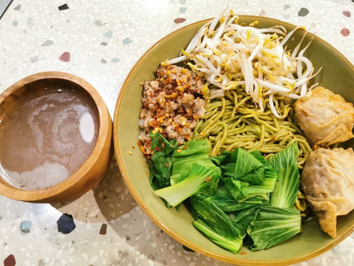 review photo of Burgreens Menteng Vegan Yamien shared by @deanna89 on 20 Jan 2020 - review
